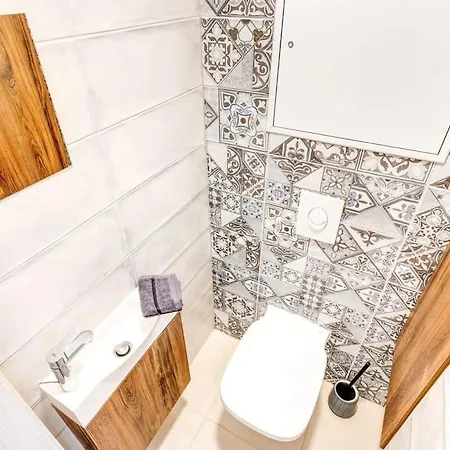 Apartamento - New - With Sunny Balcony Budapeste