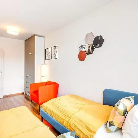 Apartamento - New - With Sunny Balcony
