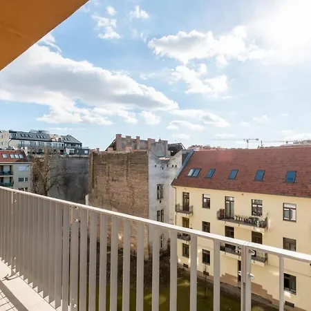Appartement - New - With Sunny Balcony Budapest