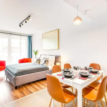 - New - With Sunny Balcony Appartement *