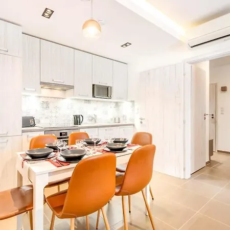 - New - With Sunny Balcony * בודפשט