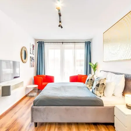 - New - With Sunny Balcony Appartement *