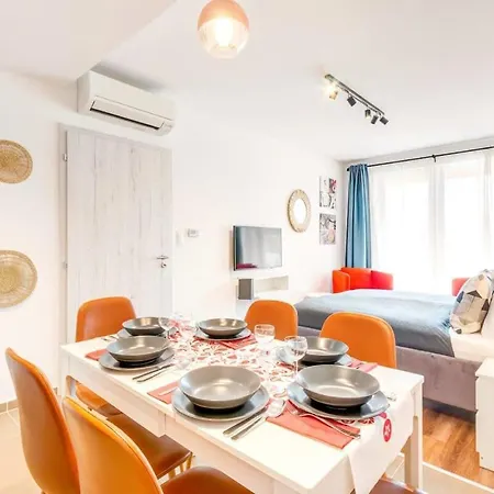 - New - With Sunny Balcony *