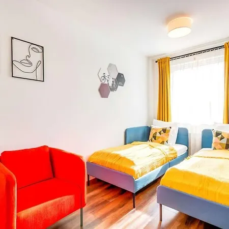 - New - With Sunny Balcony Apartment *