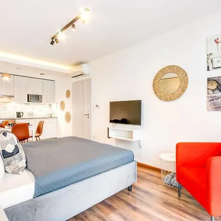 - New - With Sunny Balcony *