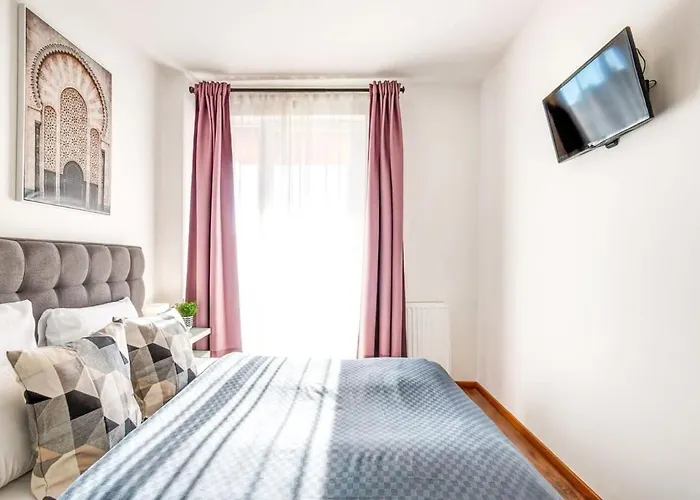 - New - With Sunny Balcony Appartamento *